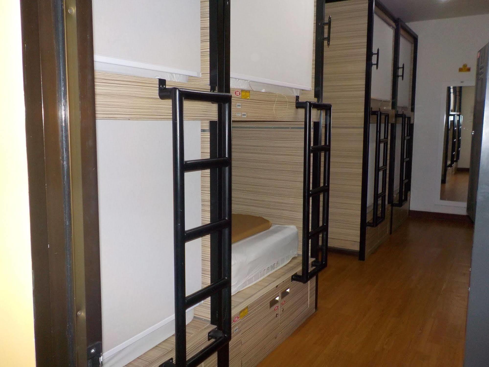 Cx Hostel Kuta Raya 외부 사진