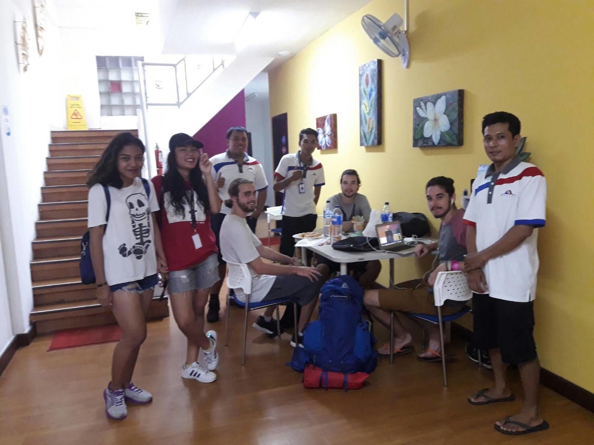 Cx Hostel Kuta Raya 외부 사진