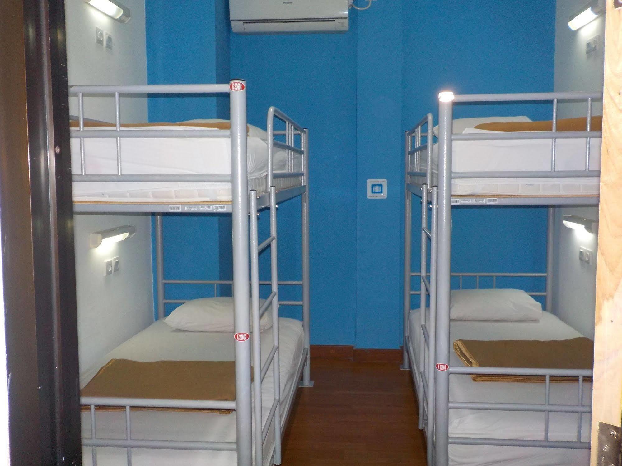 Cx Hostel Kuta Raya 외부 사진